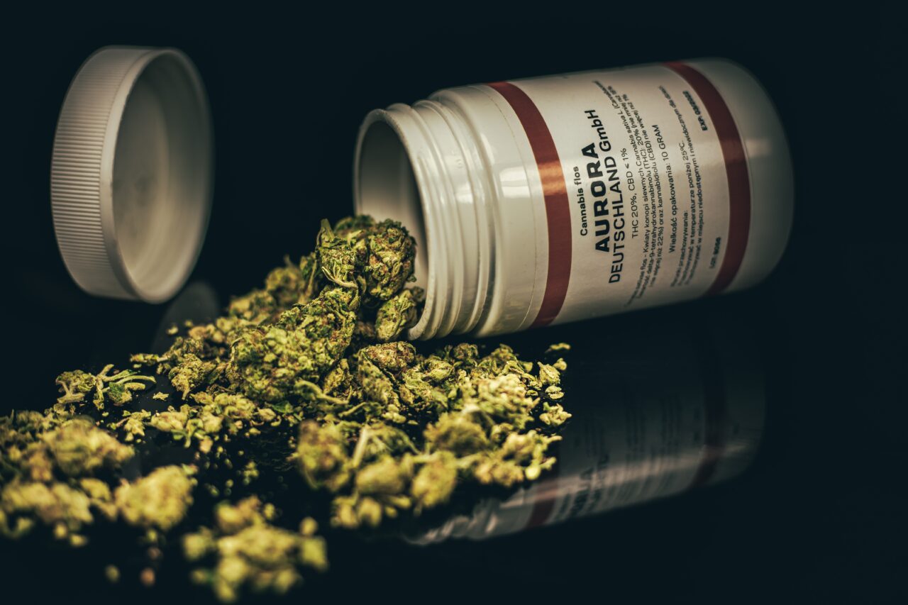 Germania restricționează vânzarea online de CANABIS. Care este cauza