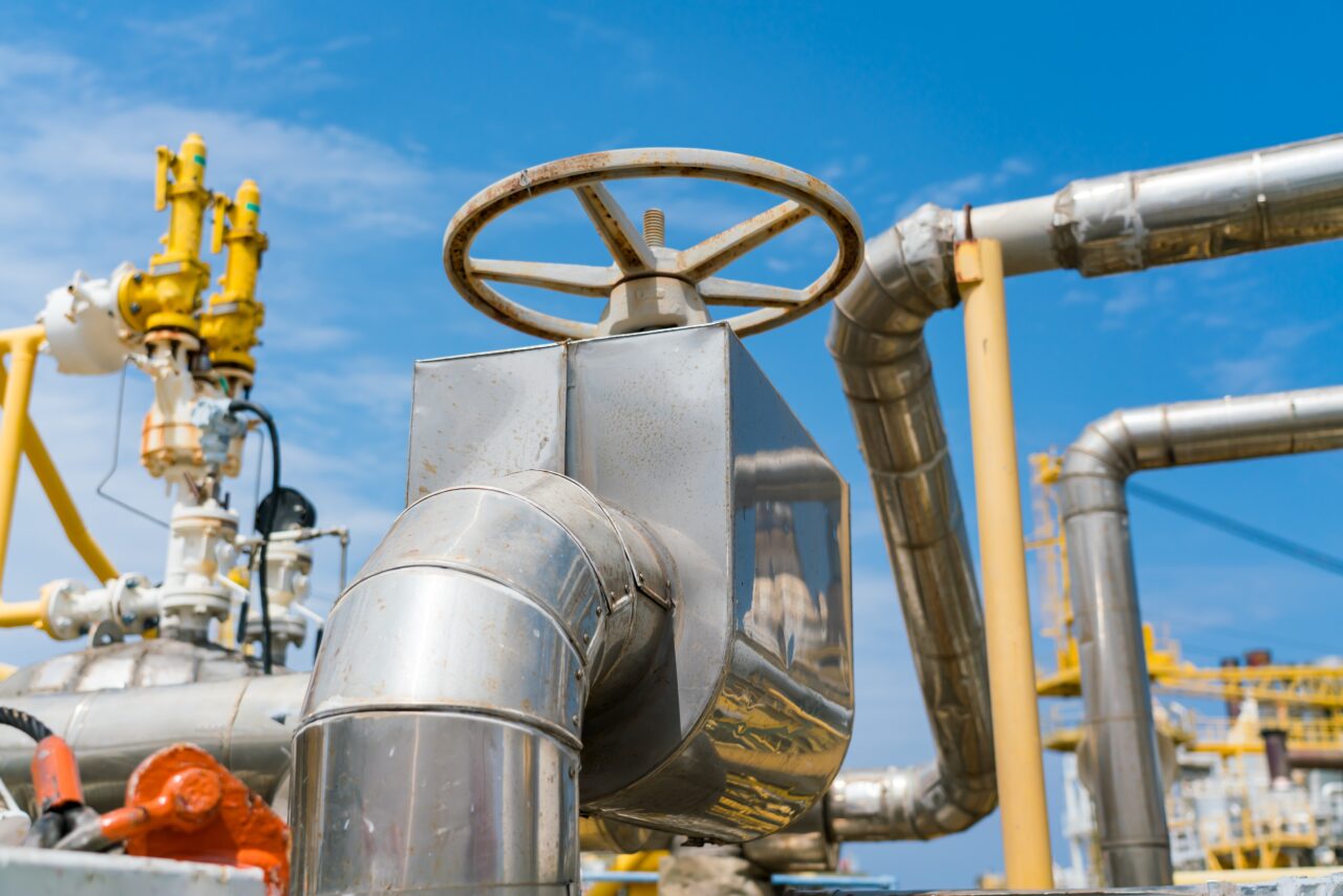 Deși Donald Trump a cerut Europei să nu mai importe gaze naturale și petrol din Rusia, unele țări încă o fac. Ce state UE au rămas clienți ai Moscovei