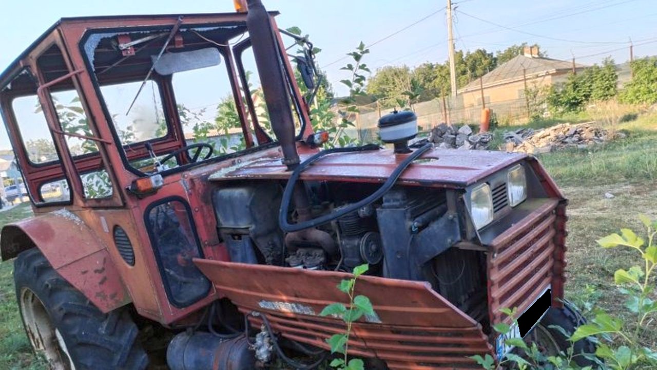Cu cât s-a vândut un tractor românesc U650, fabricat în 2005, la o licitație în Neamț. A fost „bătaie” pe utilajul folosit de primărie la deszăpezire