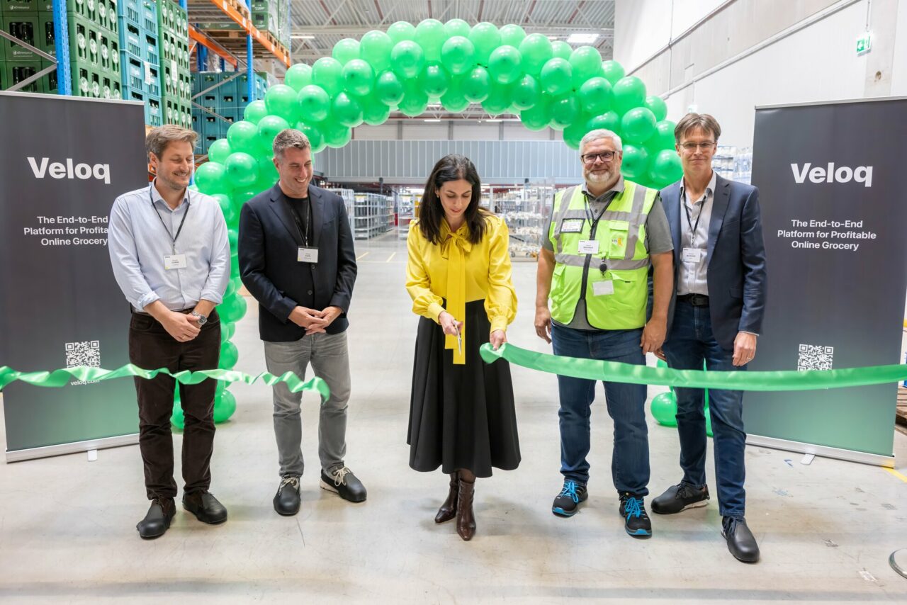 Comunicat: Veloq și AutoStore redefinesc automatizarea în retailul alimentar prin lansarea celui mai avansat centru asistat de inteligență artificială