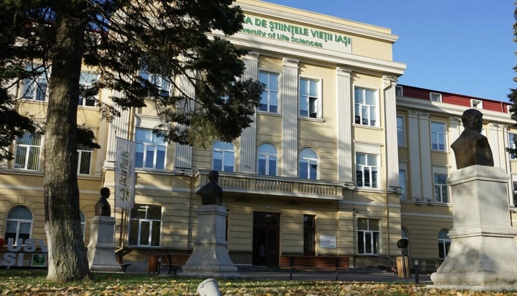 Profesor universitar din IAȘI, acuzat de comportamente nepotrivite cu tentă sexuală față de studentele sale. Cazul este analizat de Comisia de Etică