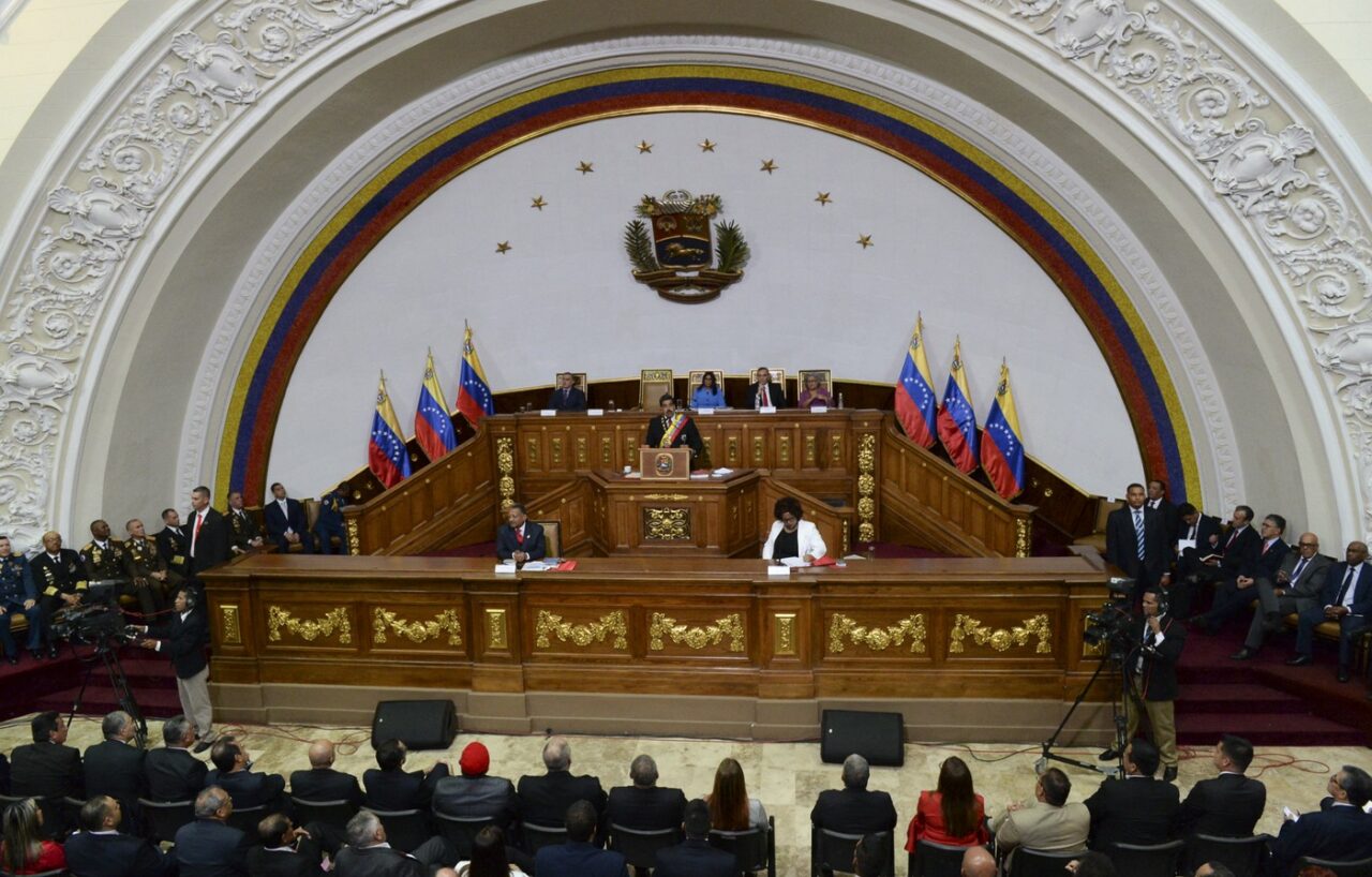 Venezuela critică INCURSIUNEA avioanelor de luptă americane în spațiul aerian al țării: Această provocare amenință direct suveranitatea statului