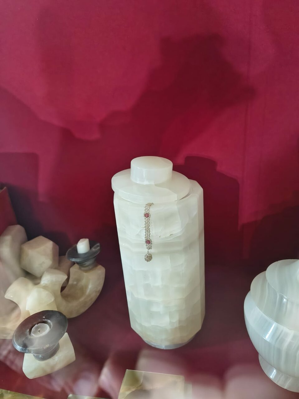 Regina Maria, casetă de bijuterii comandată la Corund