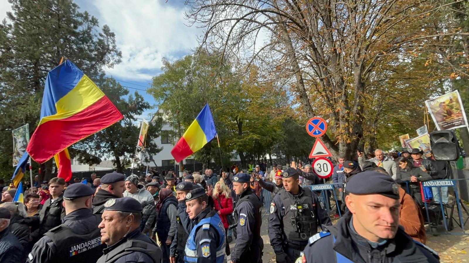 Călin Georgescu face declarații după semnarea controlului judiciar: „Împreună cu Dumnezeu vom fi biruitori”