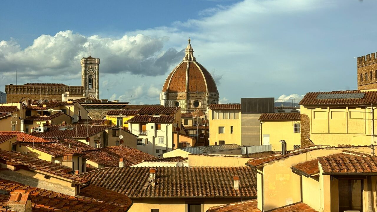 De ce să vizitezi Florența în perioada Crăciunului: De la Domul Santa Maria și muzeele de artă la cofetăriile și restaurantele cu meniuri toscane