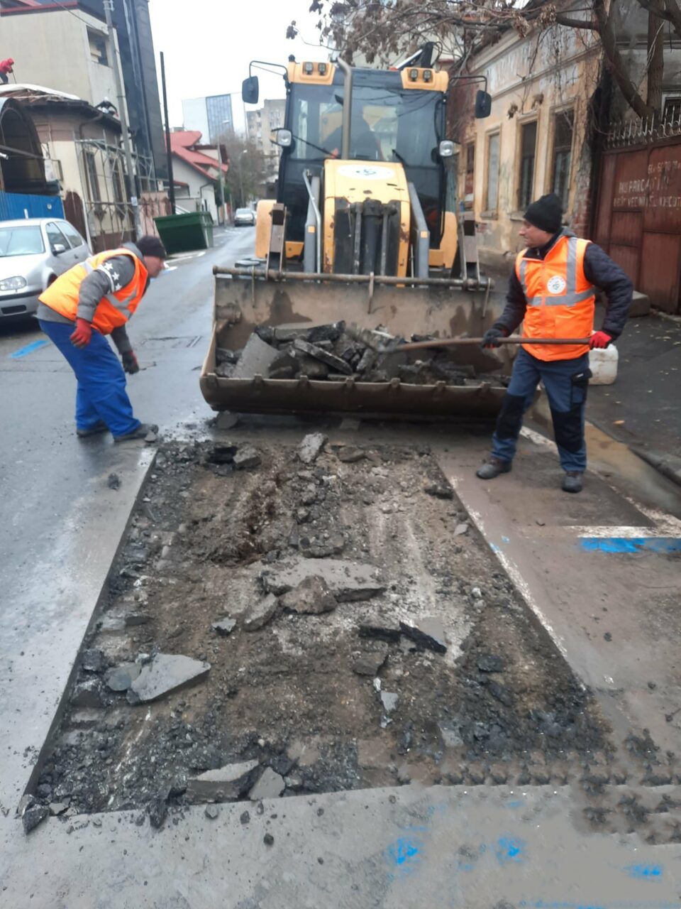 (P) Intervenții noi în Sectorul 5: Rampă nouă pentru pubele și reparații urgente ale carosabilului