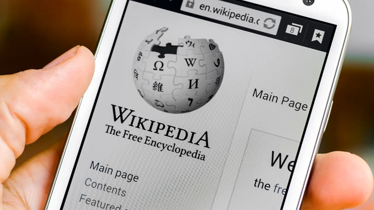 Co-fondatorul Wikipedia, Jimmy Wales, a întrerupt un interviu după 48 de secunde din cauza unei întrebări despre cine a creat enciclopedia online