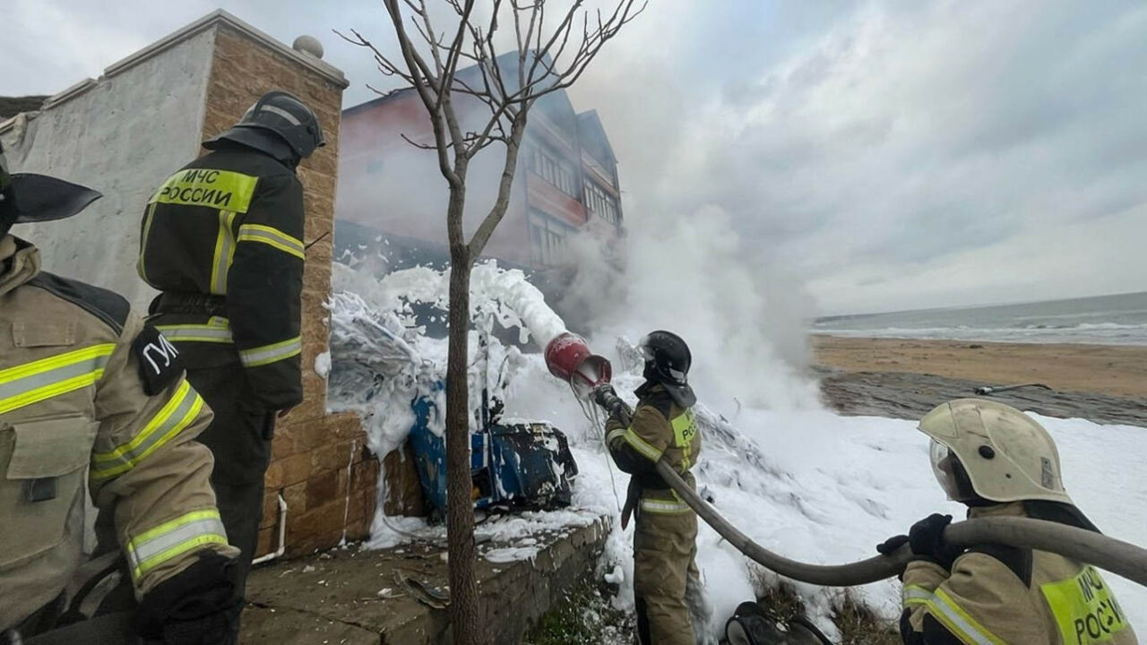 Imagini spectaculoase cu elicopterul rușilor care s-a prăbușit în Daghestan. Victimele erau chiar de la fabricile lor de armament