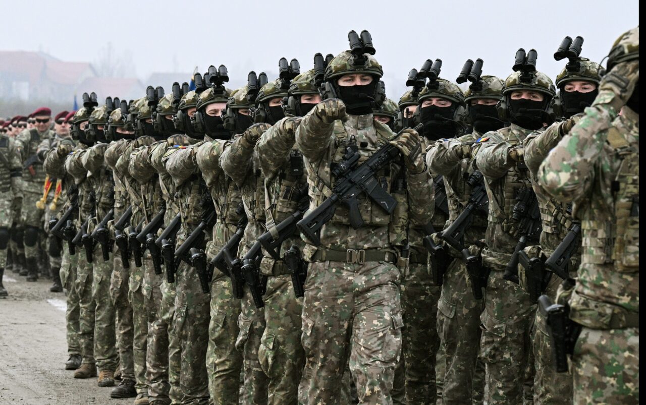 România cu paradă, dar fără ministru al Apărării. Repetiții generale pentru Ziua Națională. Peste 2.900 de militari și 45 de aeronave