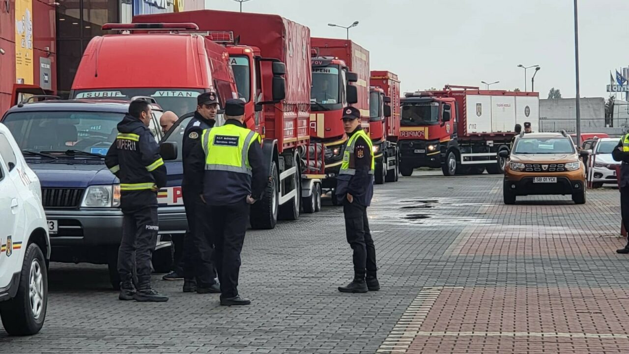 Explozie într-un bloc din Buftea. Două persoane au fost rănite