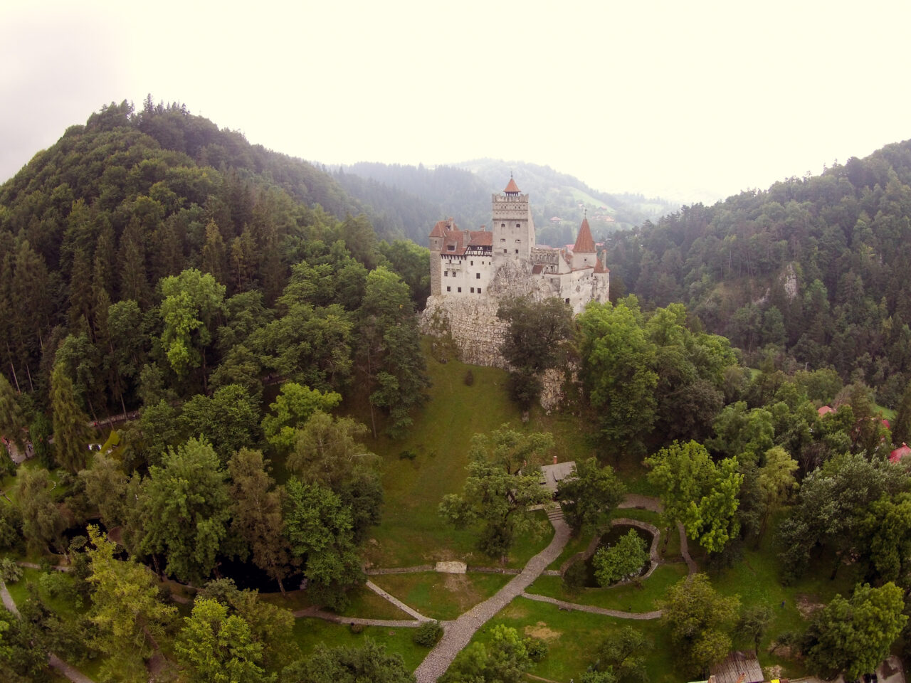 Surpriză: Castelul Bran a ajuns în proprietatea afaceristului care gestionează moștenirea lui Elvis Presley