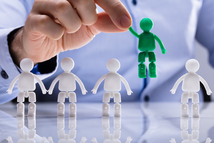 Cercetătorii elvețieni dezvăluie într-un nou studiu care sunt cele mai riscante 100 de decizii pe care oamenii le iau în lumea modernă