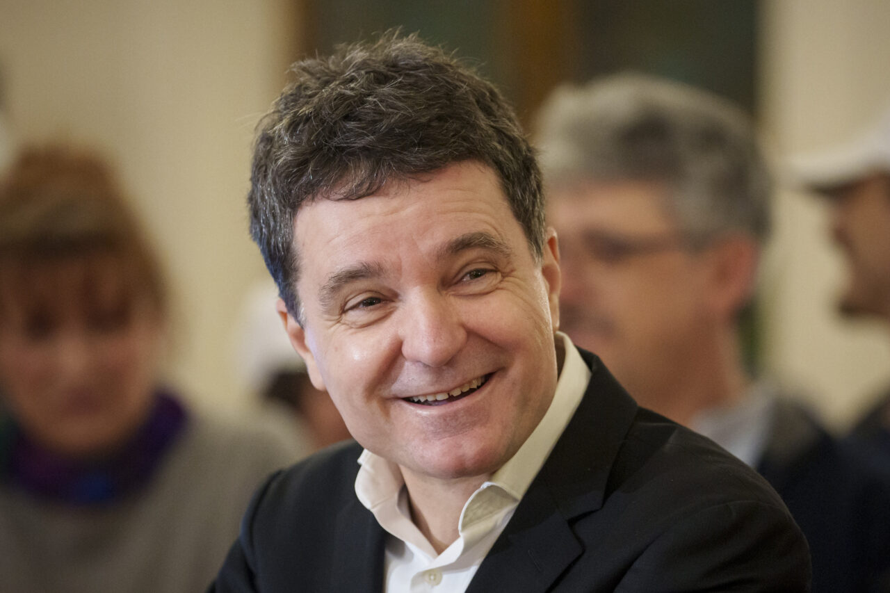 De la Paris, Nicușor Dan se gândește la Micul Paris și insistă cu moștenirea sa: „Eu vreau ca acel referendum să fie pus în practică”