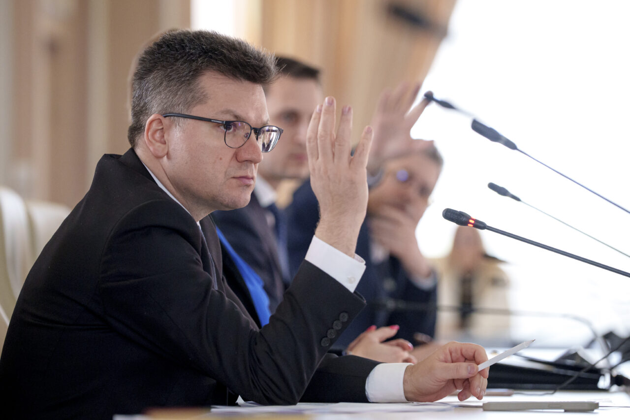 AUR contestă la CCR propunerile pentru TVR și Radio: „Vocea suveraniștilor a fost călcată în picioare”. Plângerea ajunge în noaptea asta la CCR