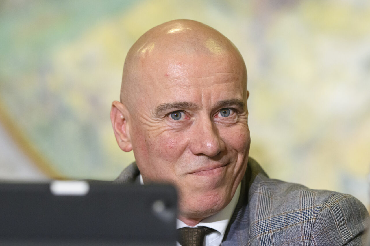 Încă un ministru cu „probleme” în Guvernul Bolojan: Și-ar fi trecut în CV un master făcut la un ONG