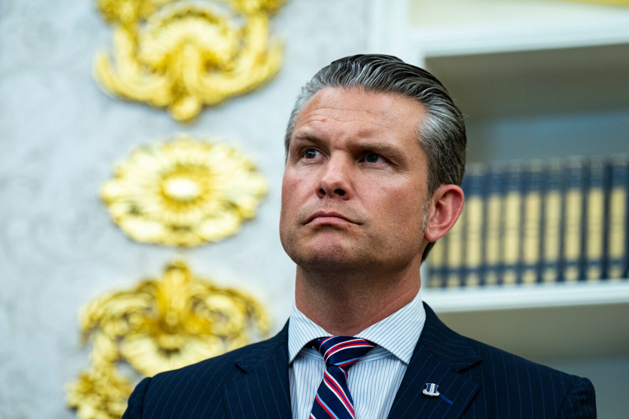 Anchetă în SUA. Șeful Pentagonului a pus armata americană în pericol folosind aplicația Signal