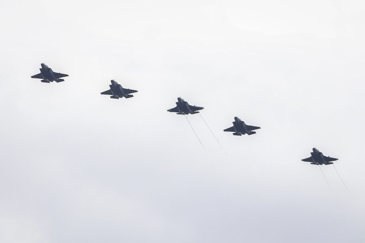 Casa Albă are 3 opțiuni militare ca să-l debarce pe Maduro: bombardamente, trupe de elită sau capturare