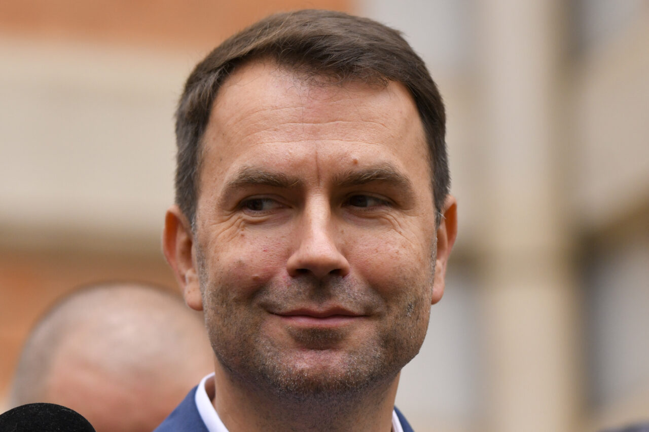 Întrebat de Gândul ce buget de campanie are, candidatul Cătălin Drulă nu a știut să răspundă: „Nu știu să vă spun exact. Nu mă ocup de lucrurile astea”