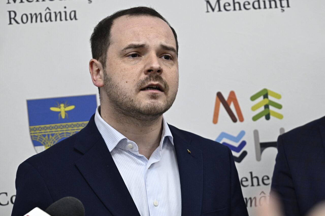 Alexandru Rogobete, anunț în cazul fetiței de 2 ani care a murit la stomatolog: „Clinica e suspendată / Nu erau respectate normativele minimale”