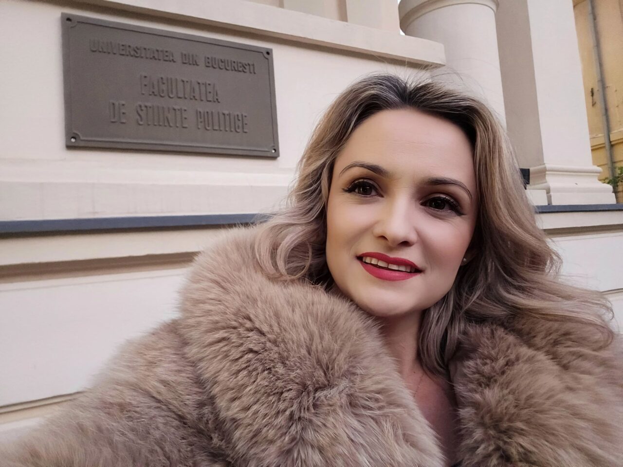 Motivul pentru care Amalia BELLANTONI și soțul ei și-au agresat fizic vecinii. Iată ce ascundea lângă bloc vedeta Antenei