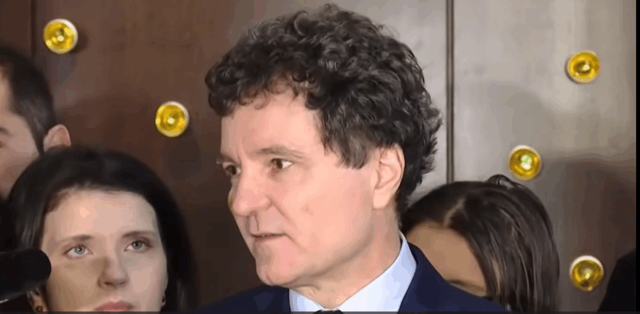 Nicușor Dan promite „rezolvarea” problemelor din justiție, dar după ce revine din „Ținutul Renilor”: „Securitatea statului începe din interior”