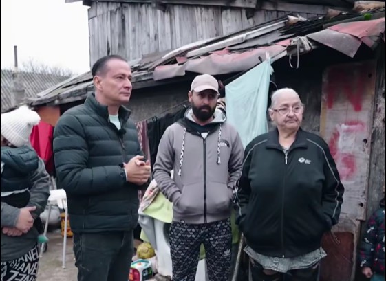 Daniel Băluță a vizitat cartierul din București uitat de lume: „Oamenii de aici trăiesc în condiții pe care le-am crezut de domeniul trecutului”