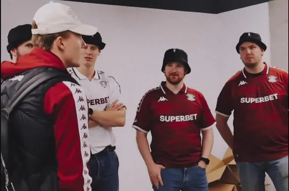 Mai mulți norvegieni au venit în România ca să vadă cum joacă la Rapid compatriotul lor Tobias Christensen. Ce au spus despre atmosfera din Giulești