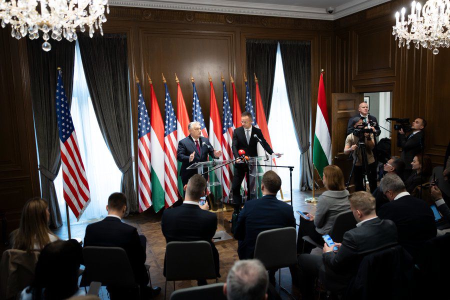 Donald Trump îi face un cadou uriaș lui Viktor Orban și îl scutește de sancțiunile impuse Rusiei