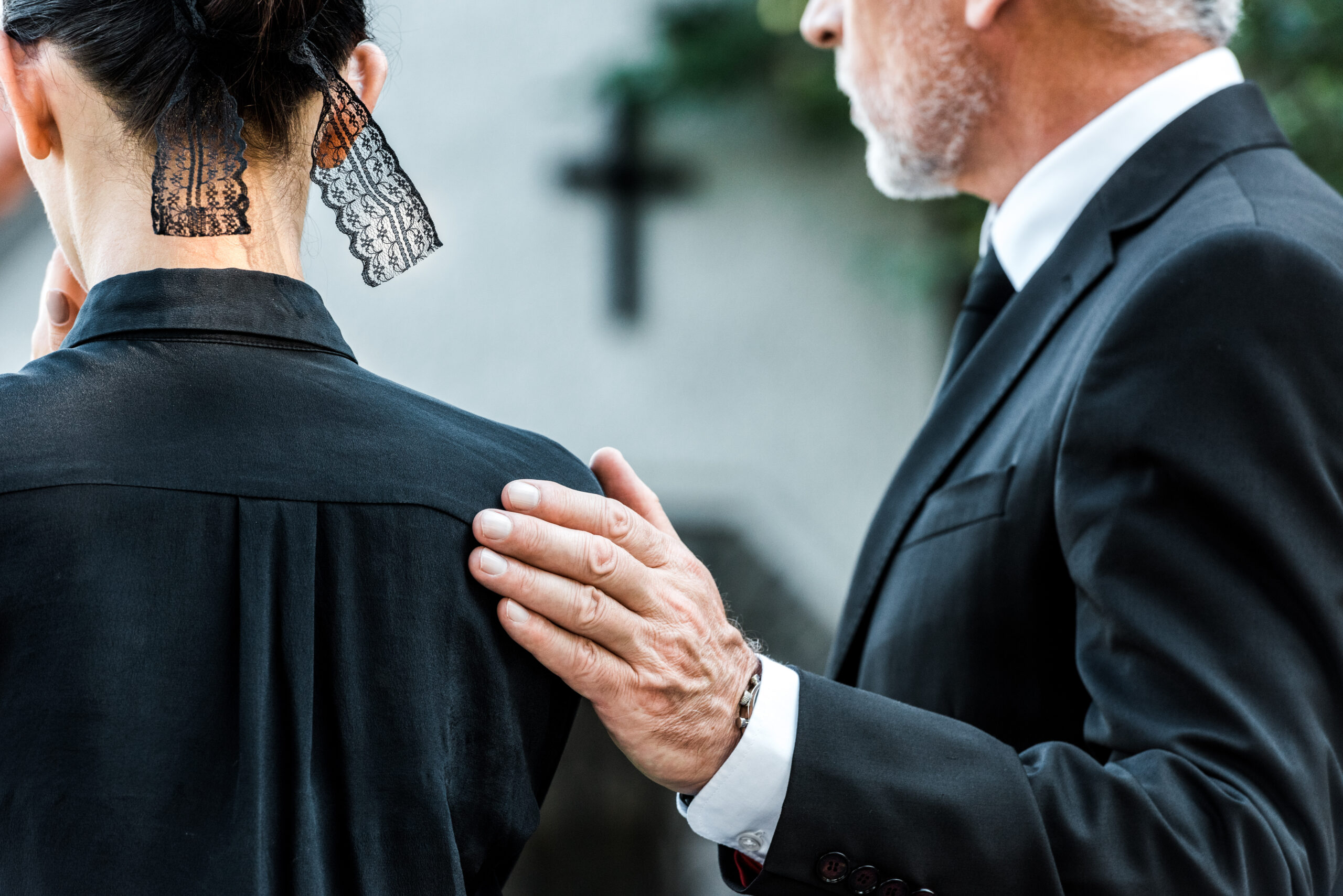 Un bărbat a suferit atac de cord la o înmormântare în California