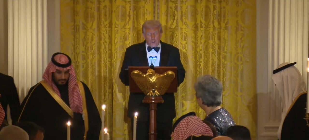 Dineu cu fast la Casa Albă. La masă cu Cristiano Ronaldo și Elon Musk, Donald Trump anunță că Arabia Saudită devine aliatul major non NATO al Americii