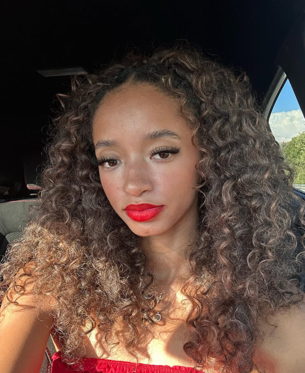 De la triplusalt la podiumul de MODĂ. Povestea fabuloasă a lui Jennifer Dossey