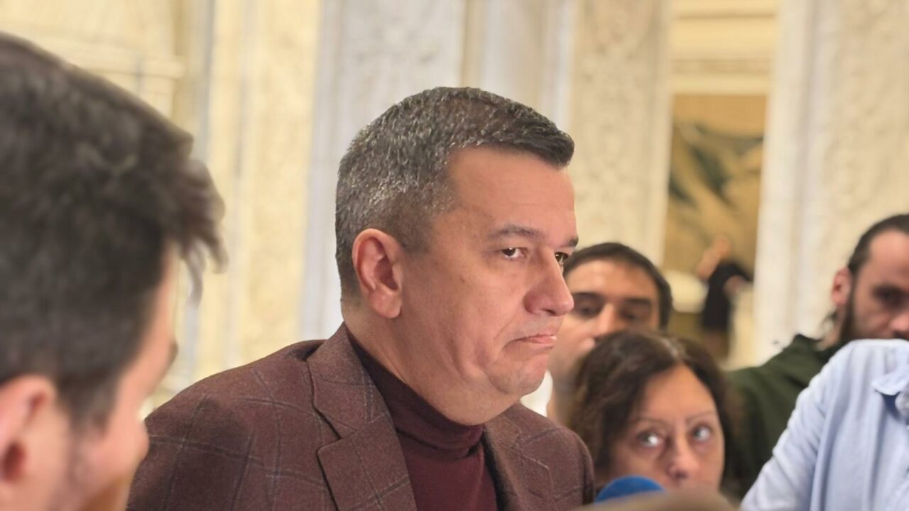 Grindeanu IRONIZEAZĂ prezența președintelui Nicușor Dan la USR: „Unii candidați slabi încearcă să-și crească șansele sprijinindu-se pe Nicușor Dan”