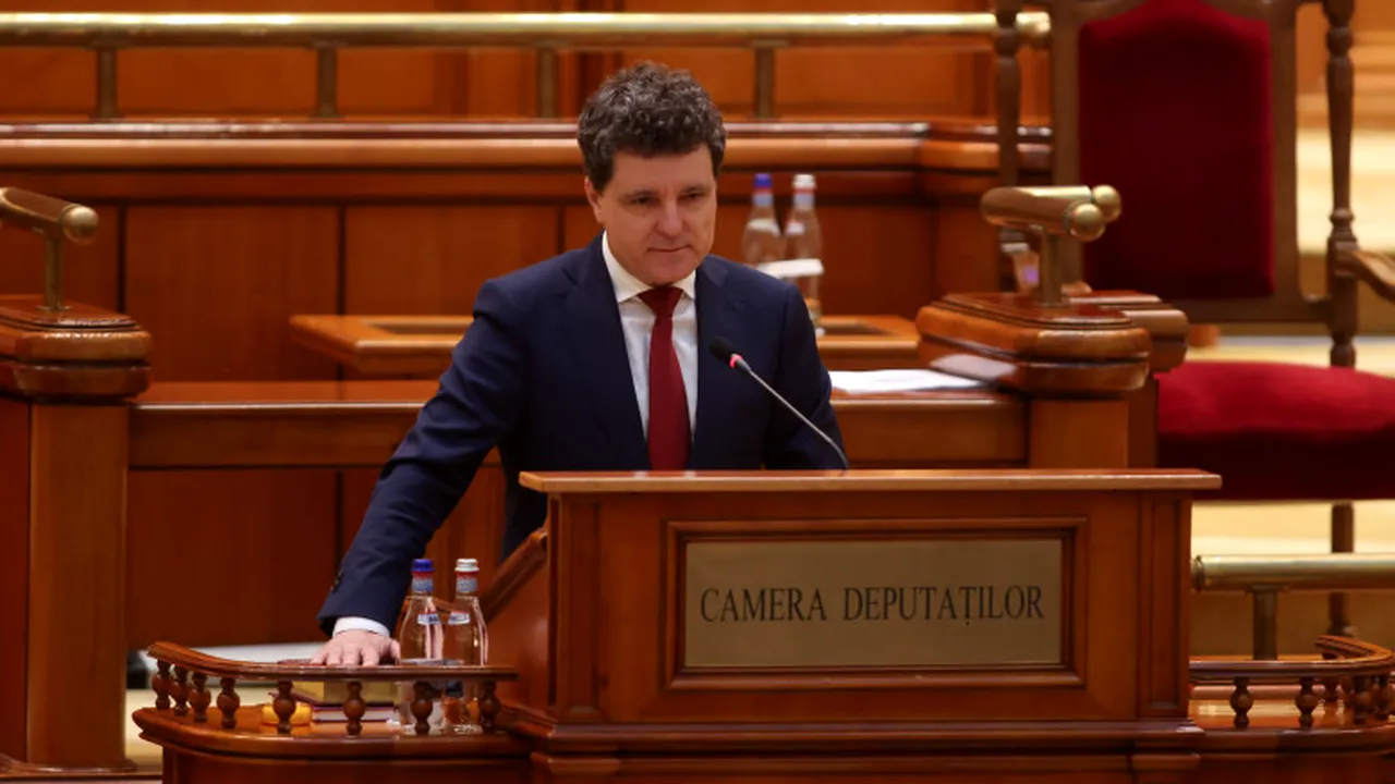 Nicușor Dan prezintă Strategia Națională de Apărare în Parlament. Câteva pasaje sunt din sugestiile pe care le-a primit de la cetățeni