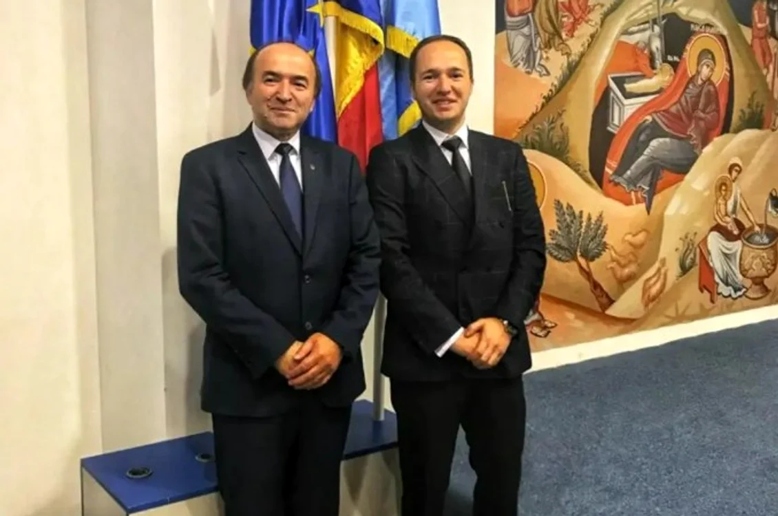 Fiul lui Tudorel Toader, acuzat de șantaj și hărțuire sexuală. Fostul ministru al Justiției: „E josnic să loveşti într-un om atacându-i copilul”