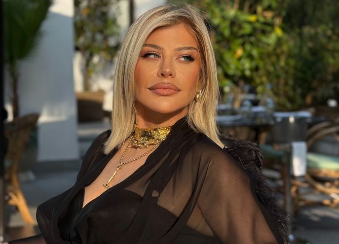 FOTO. Loredana Groza se confesează. ”Am avut momente în care am simțit că wow, asta e chiar foarte GREU de purtat în spate”