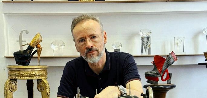 Cum făcea rost de bani Mihai Albu de Crăciun în studenție. ”Ne mai alunga Miliția”