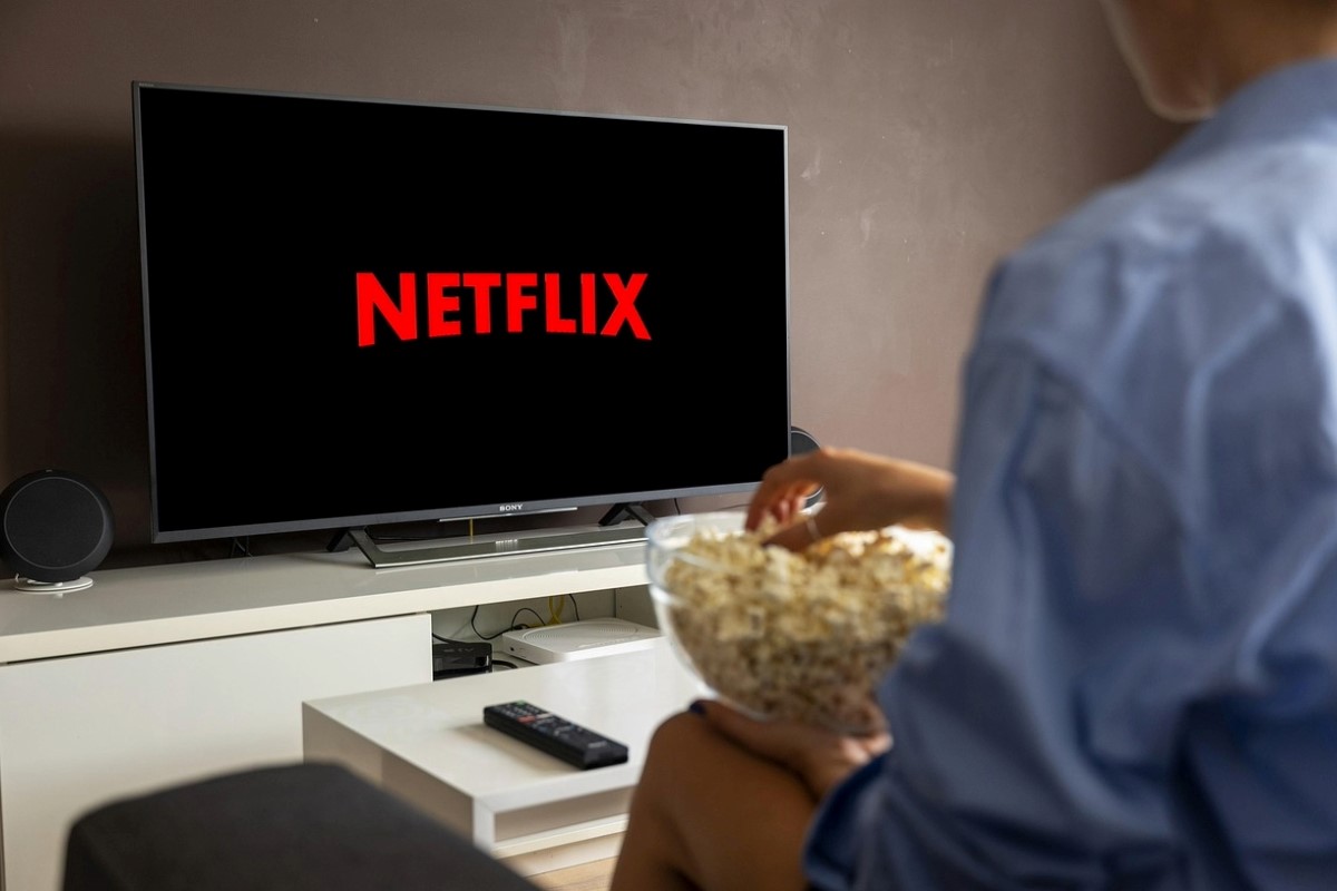 Serialul de pe Netflix care a cucerit deja abonații din zeci de țări, inclusiv în România, deși a fost lansat cu doar câteva zile în urmă