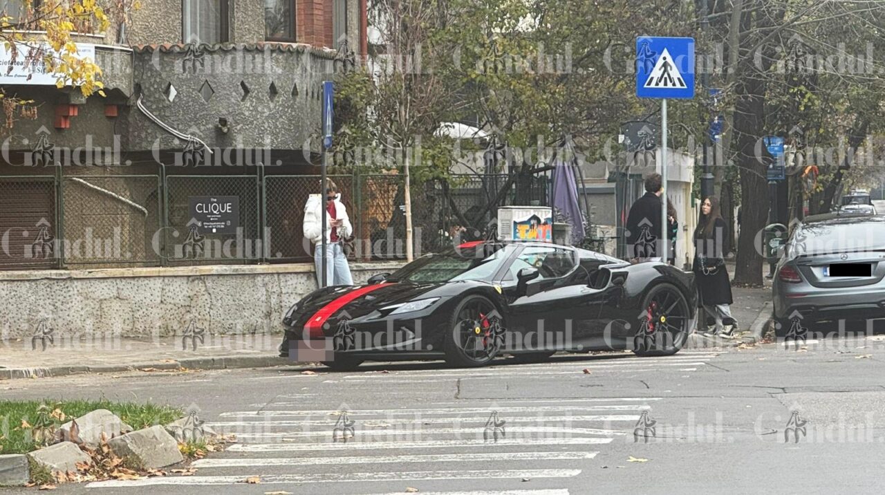Imagini sfidătoare în Capitală. Un Ferrari, de jumătate de milion de euro, a fost parcat ostentativ, pe toată lățimea unei treceri de pietoni. Cui aparține bolidul