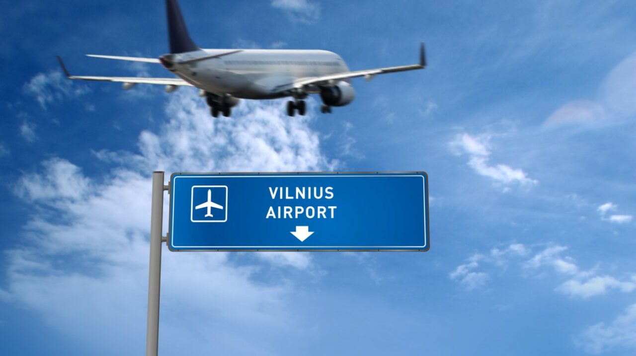 Aeroportul din Vilnius, ÎNCHIS pentru a noua oară din cauza baloanelor suspecte din Belarus. Lituania acuză un „atac hibrid” orchestrat de la Kremlin
