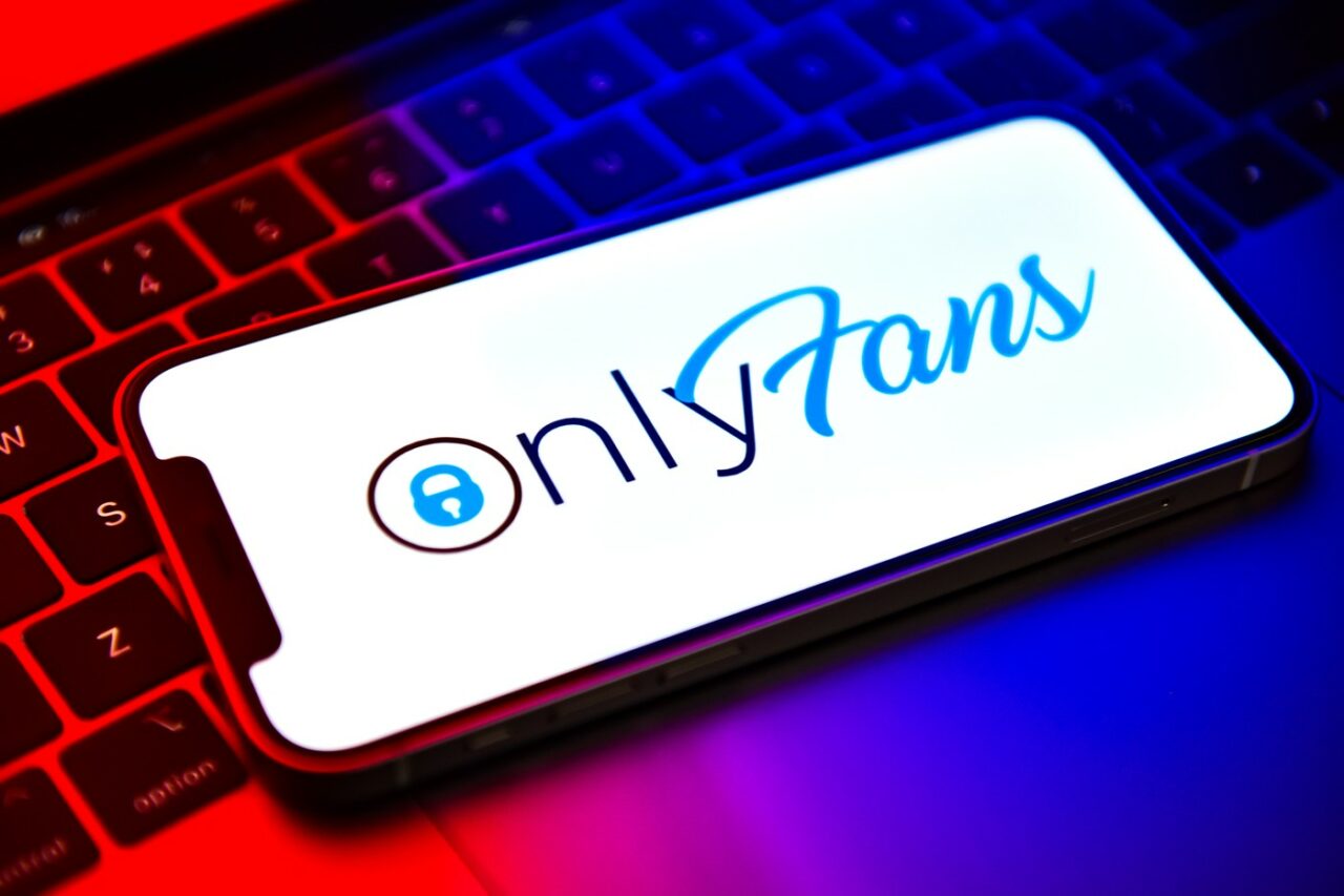 Controale ANAF pe platformele pentru adulți. Peste 100 de persoane nu și-au declarat veniturile din OnlyFans de aproximativ 65.000.000 de lei