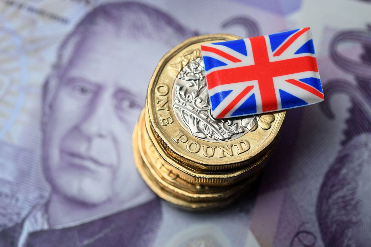 ECONOMIA britanică trage puternic „frâna de mână”. PIB-ul din Regat, aproape de stagnare. Care sunt industriile cele mai afectate