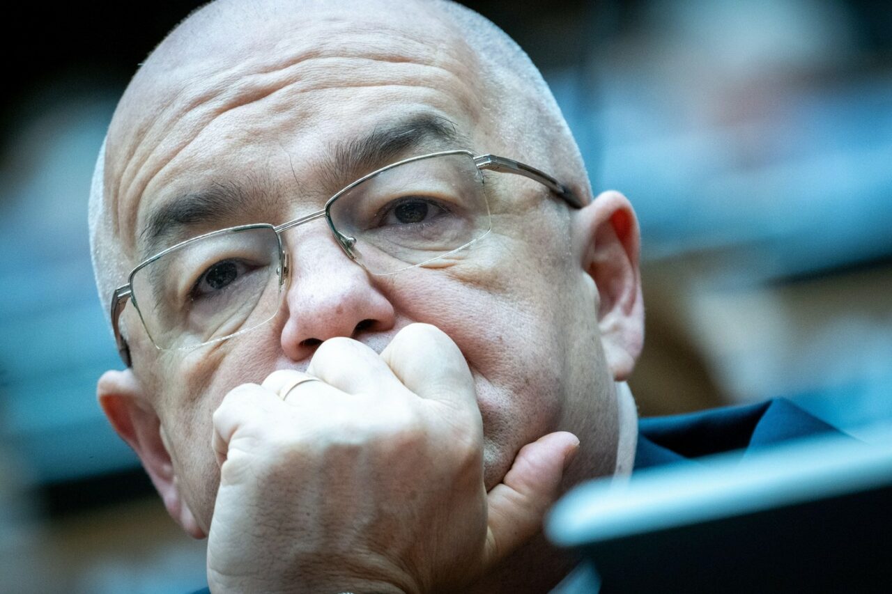 Emil Boc pozează în victimă după descinderile DNA la Primăria Cluj: „Noi suntem victime colaterale în această anchetă penală”