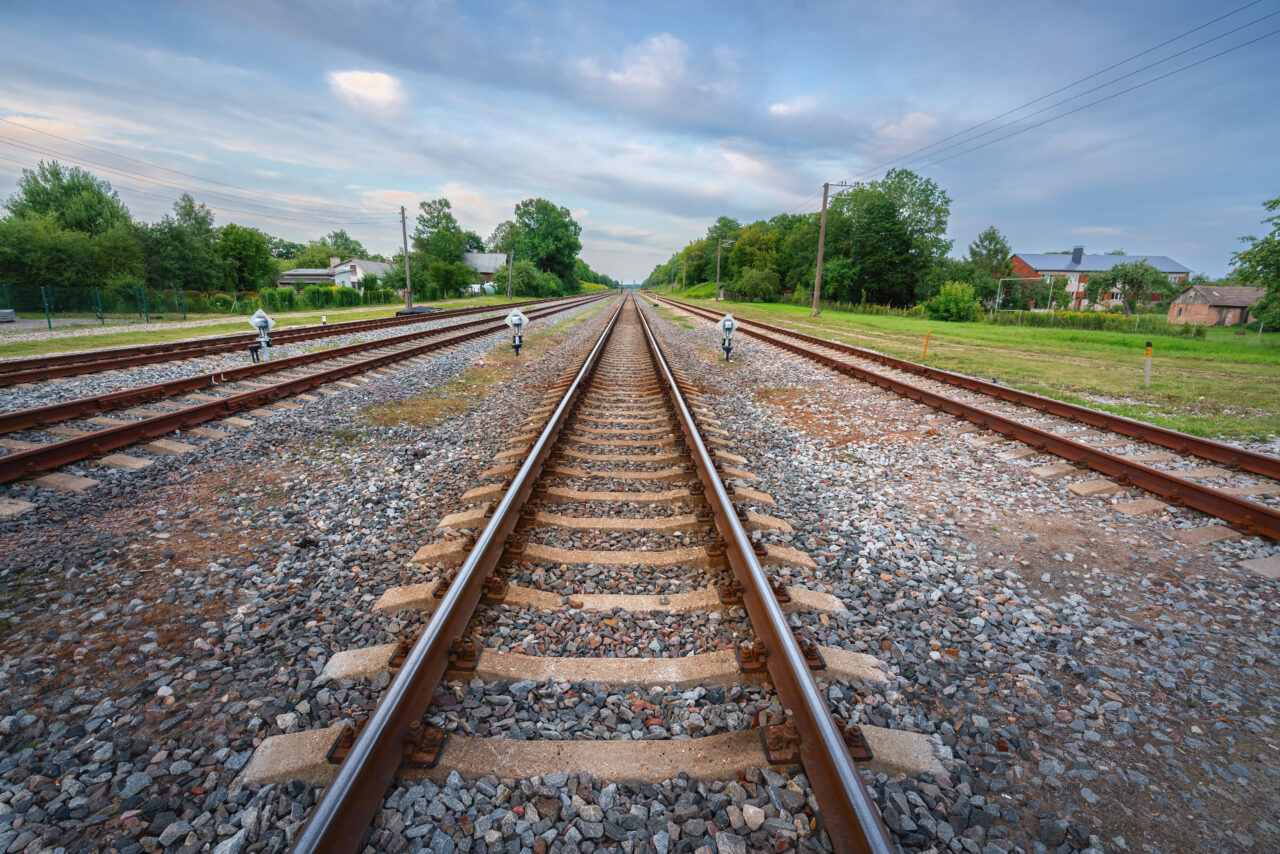Accident la trecerea la nivel dintre halta de mişcare Vidra şi staţia Jilava. Patru persoane au murit, după ce un tren a lovit o maşină