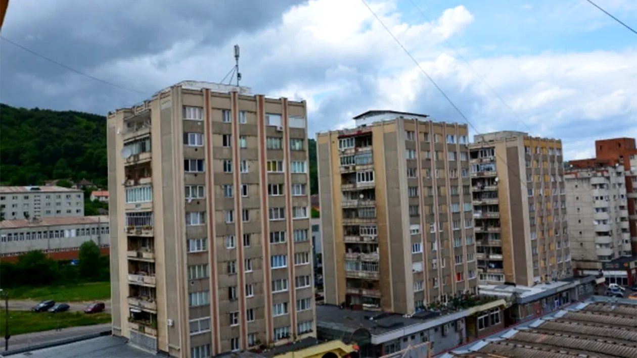 În ce oraș se găsesc cele mai mici CHIRII din România. Proprietarul unei garsoniere cere doar 100 de euro/lună