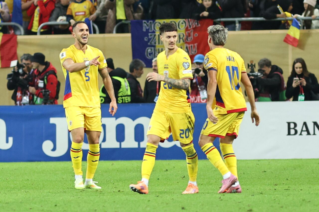 România-Bosnia se joacă azi. Matematic, Naționala României este calificată la barajul pentru Mondiale. Ce post transmite duelul