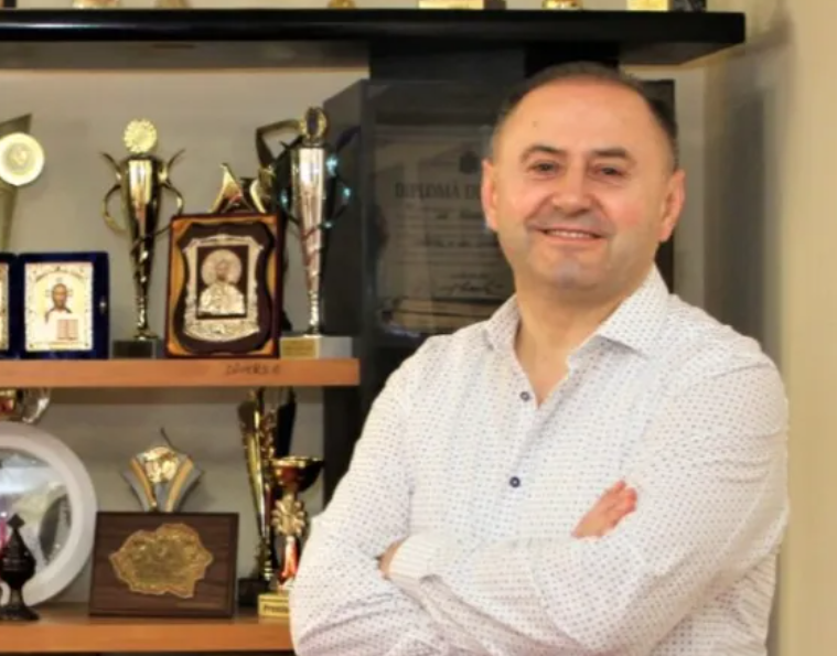 Omul de afaceri Fănel Bogos, care s-a întâlnit cu premierul Bolojan, a fost arestat preventiv. Ce acuzații îi aduc procurorii anticorupție