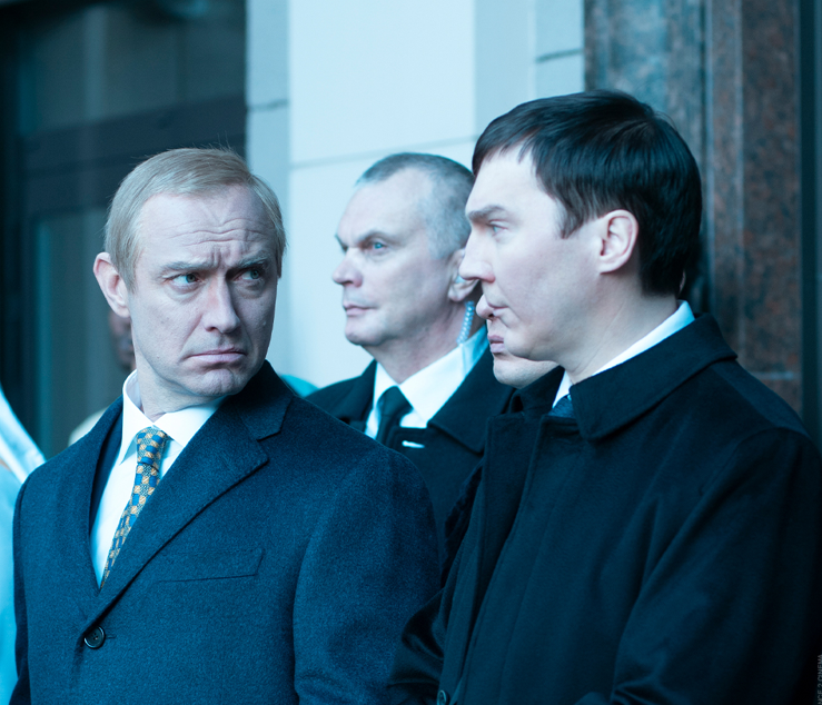 A fost lansat primul trailer al filmului „Vrăjitorul de la Kremlin”. Jude Law, asemănare remarcabilă cu Vladimir Putin