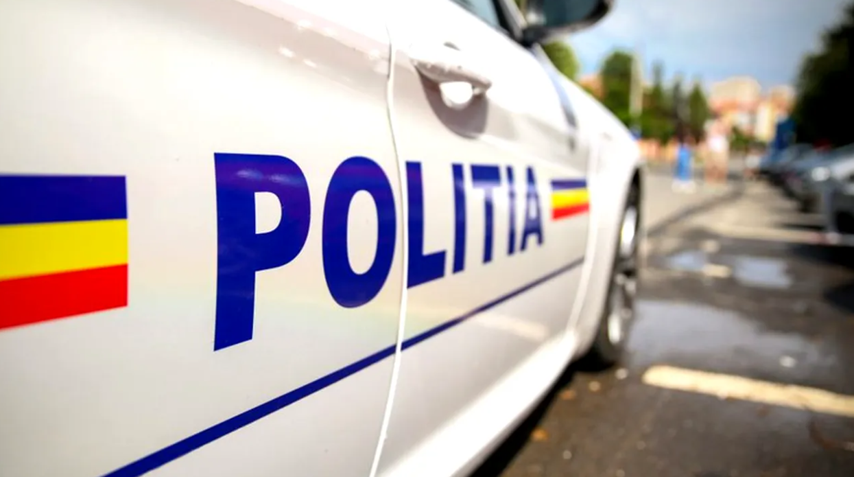 Jaf într-un magazin din Timișoara. Un tânăr cu cagulă a agresat vânzătoarea și a furat bijuterii de peste 28.000 de lei