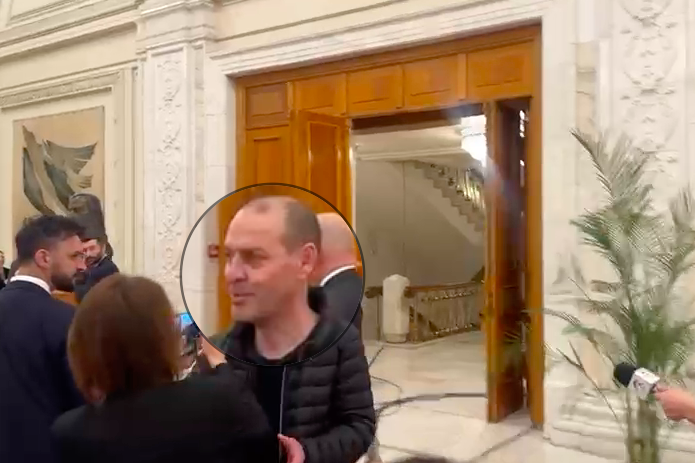 Omul lui Dogioiu, ofițer de presă la Guvern, verificat disciplinar după ce a bruscat jurnaliștii la plecarea premierului din Parlament