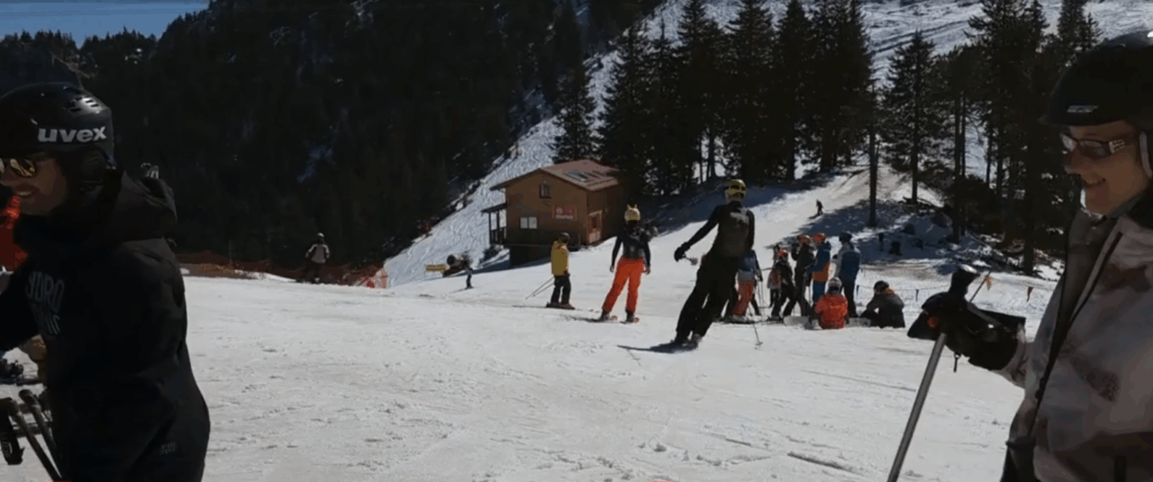 Cât costă acum o cartelă pentru întreg sezonul de SCHI în Poiana Braşov, în comparație cu anul trecut. În unele stațiuni prețurile sunt neschimbate